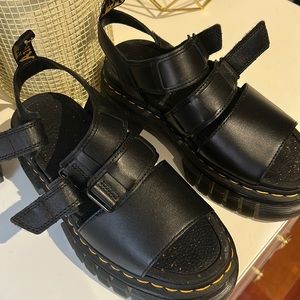 RICKI NAPPA LUX LEATHER 3-STRAP PLATFORM SANDALS Size Women’s 7 Doc Martens